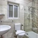 A Lovely 2br Home, Fully Equipped With Wifi & Ac By 360 Estates 아파트 *