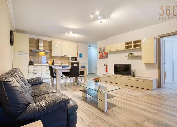 A Lovely 2br Home, Fully Equipped With Wifi & Ac By 360 Estates *