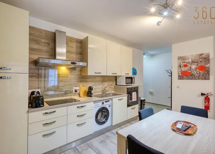 A Lovely 2br Home, Fully Equipped With Wifi & Ac By 360 Estates شقة *